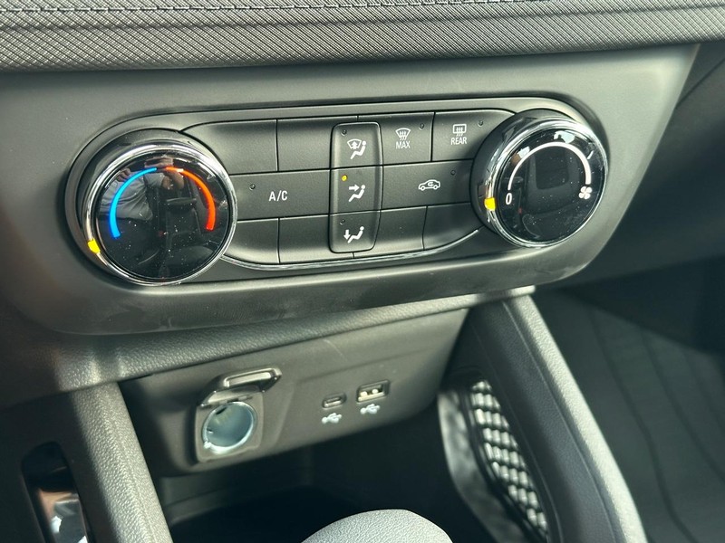 Chevrolet TrailBlazer Vehicle Full-screen Gallery Image 13
