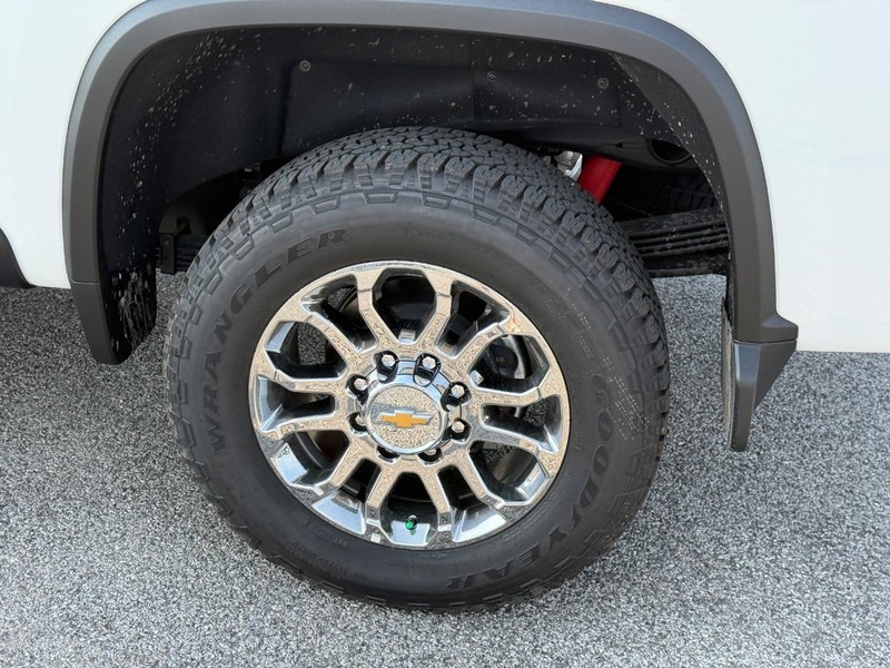 Chevrolet Silverado 2500HD Vehicle Full-screen Gallery Image 5