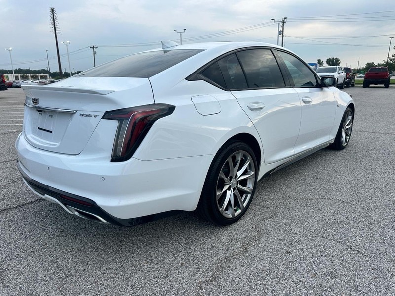 Cadillac CT5 Vehicle Full-screen Gallery Image 06