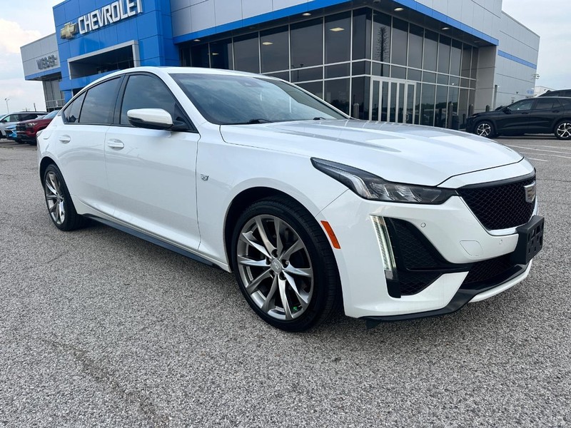 Cadillac CT5 Vehicle Full-screen Gallery Image 08