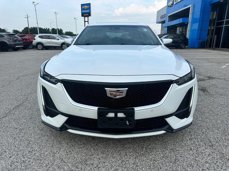 Cadillac CT5 Vehicle Full-screen Gallery Image 09