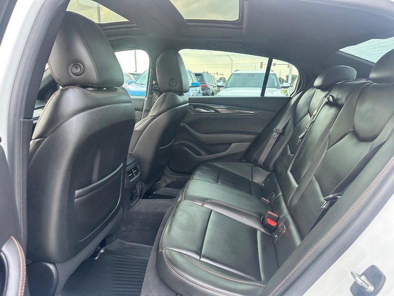 Cadillac CT5 Vehicle Full-screen Gallery Image 10