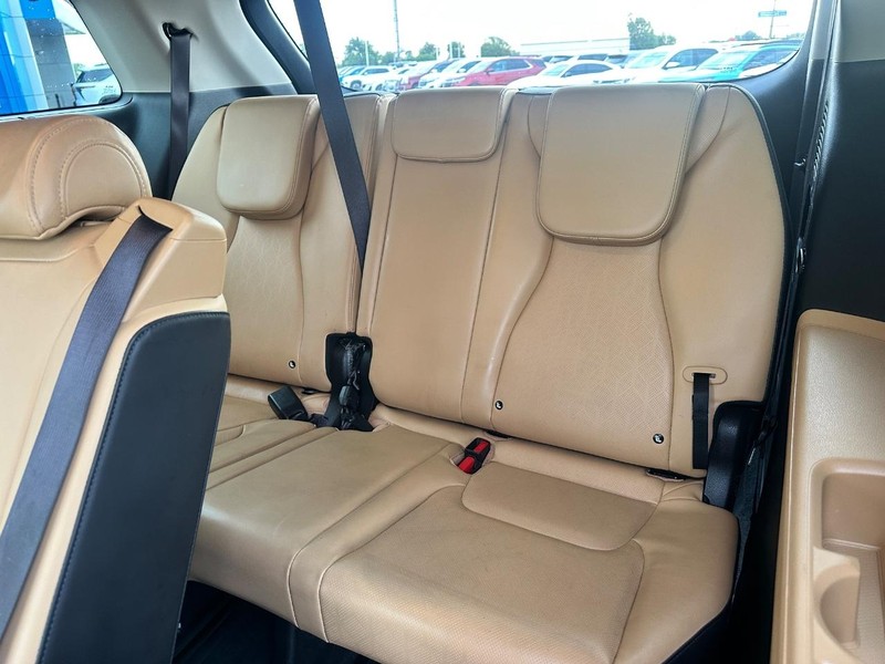 Kia Carnival Vehicle Full-screen Gallery Image 11