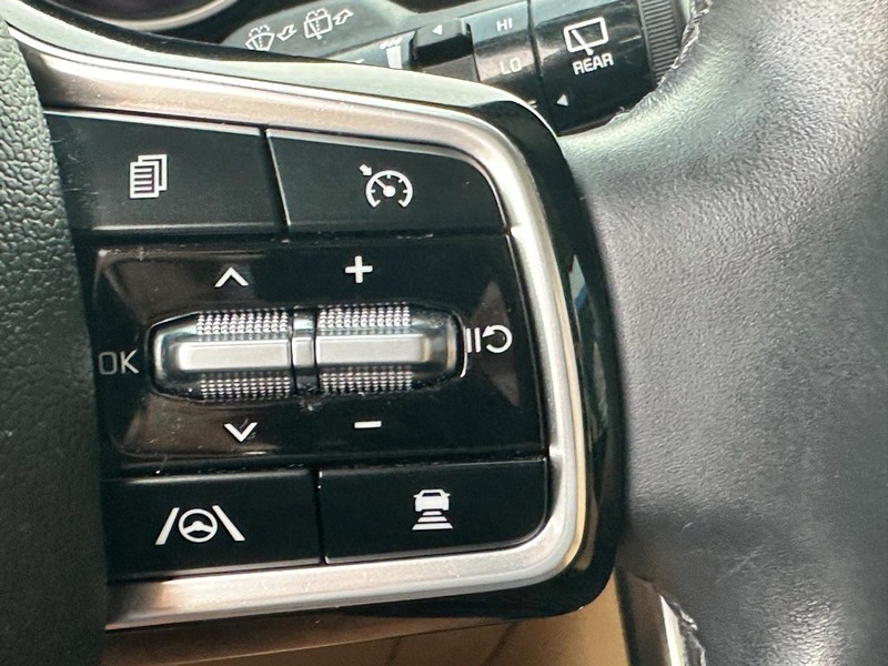 Kia Carnival Vehicle Full-screen Gallery Image 20