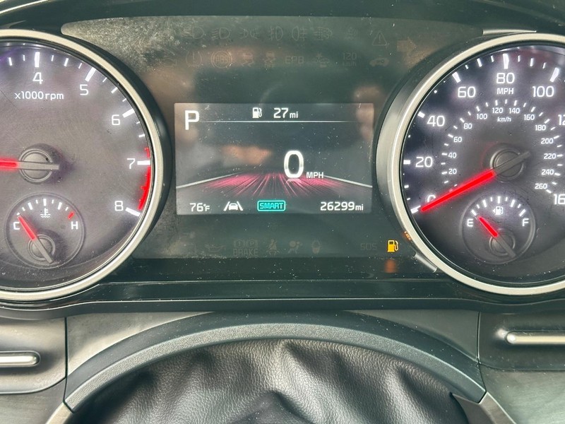 Kia Carnival Vehicle Full-screen Gallery Image 21