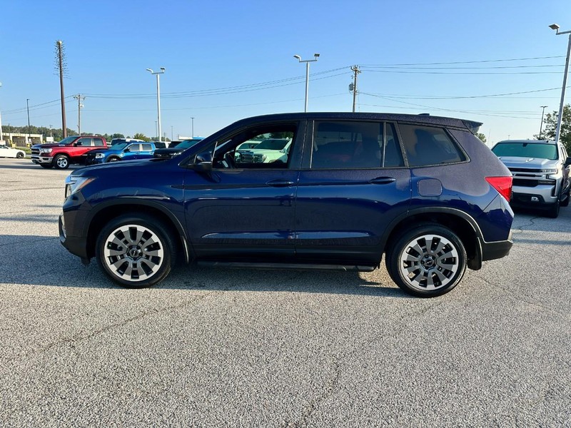Honda Passport Vehicle Full-screen Gallery Image 2