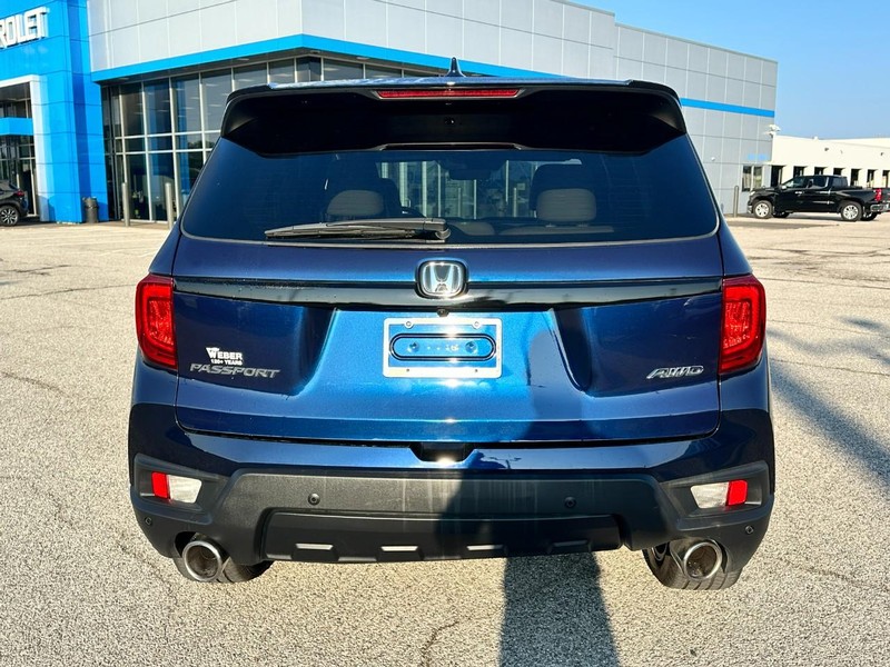 Honda Passport Vehicle Full-screen Gallery Image 4