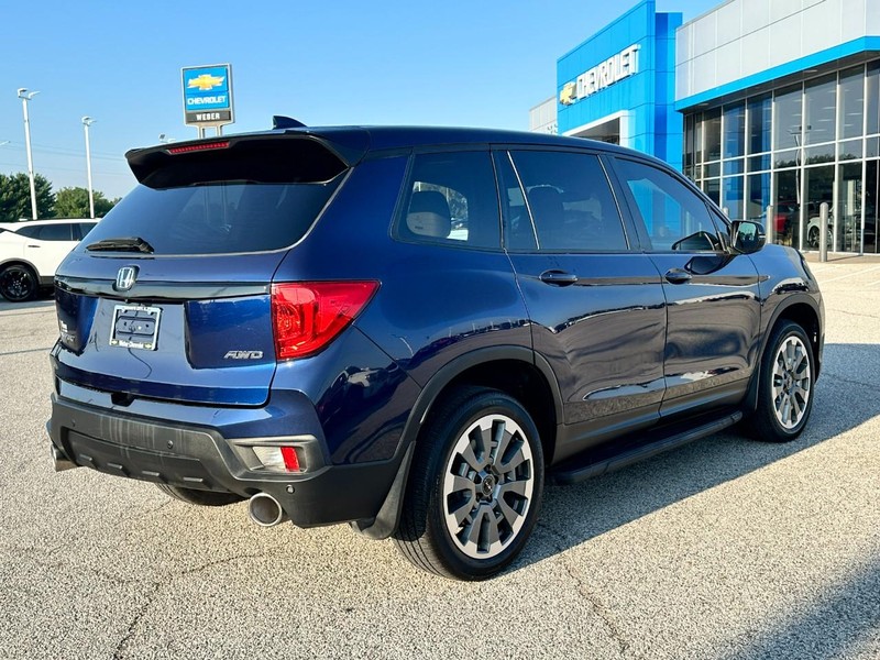 Honda Passport Vehicle Full-screen Gallery Image 7