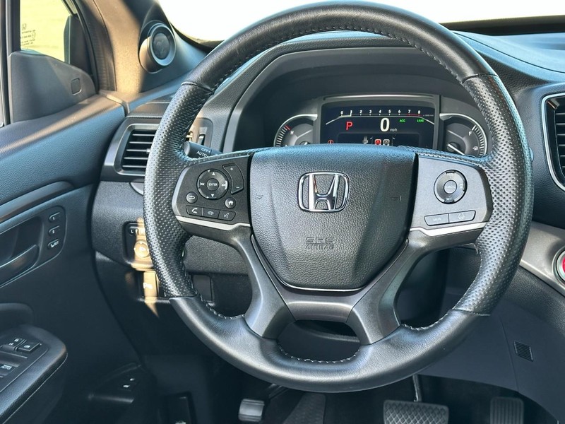 Honda Passport Vehicle Full-screen Gallery Image 13