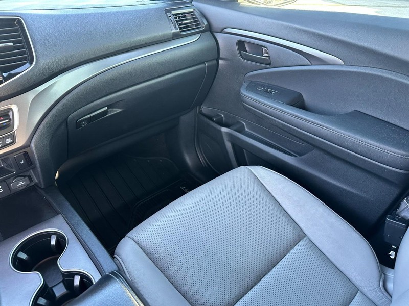 Honda Passport Vehicle Full-screen Gallery Image 16