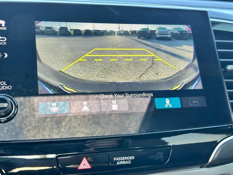 Honda Passport Vehicle Full-screen Gallery Image 24