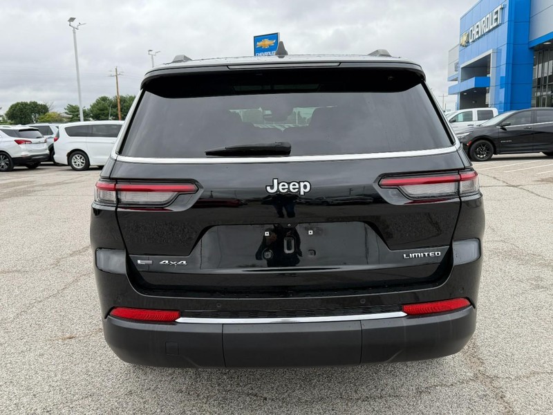 Jeep Grand Cherokee L Vehicle Full-screen Gallery Image 4