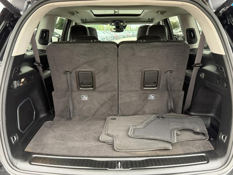 Jeep Grand Cherokee L Vehicle Full-screen Gallery Image 5