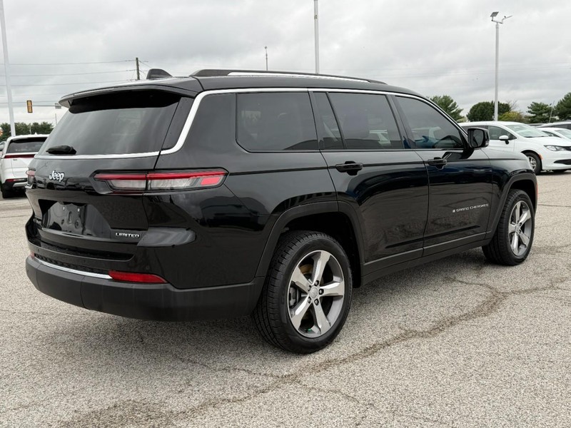 Jeep Grand Cherokee L Vehicle Full-screen Gallery Image 7