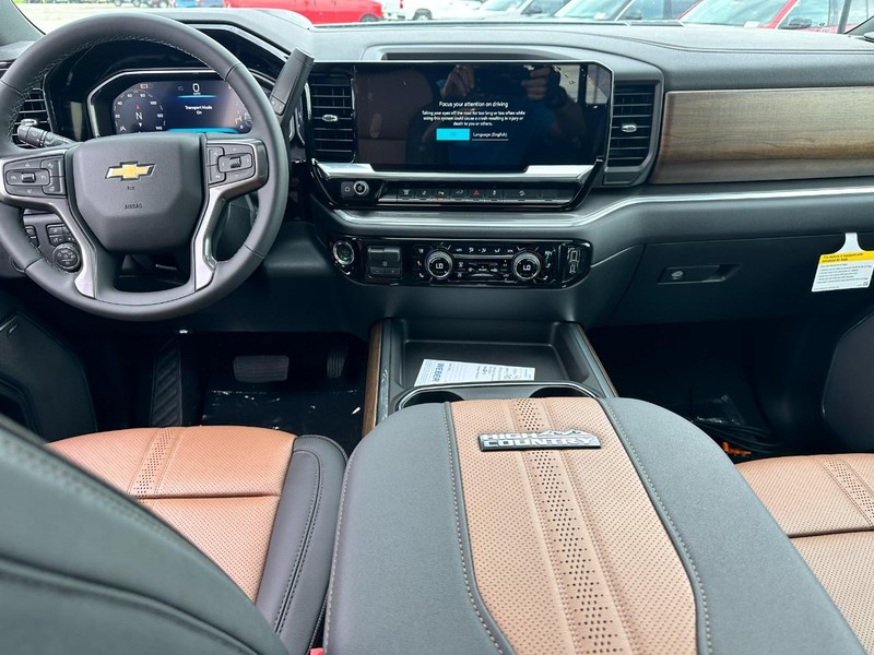 Chevrolet Silverado 2500HD Vehicle Full-screen Gallery Image 7