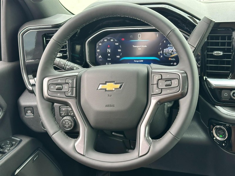 Chevrolet Silverado 2500HD Vehicle Full-screen Gallery Image 8