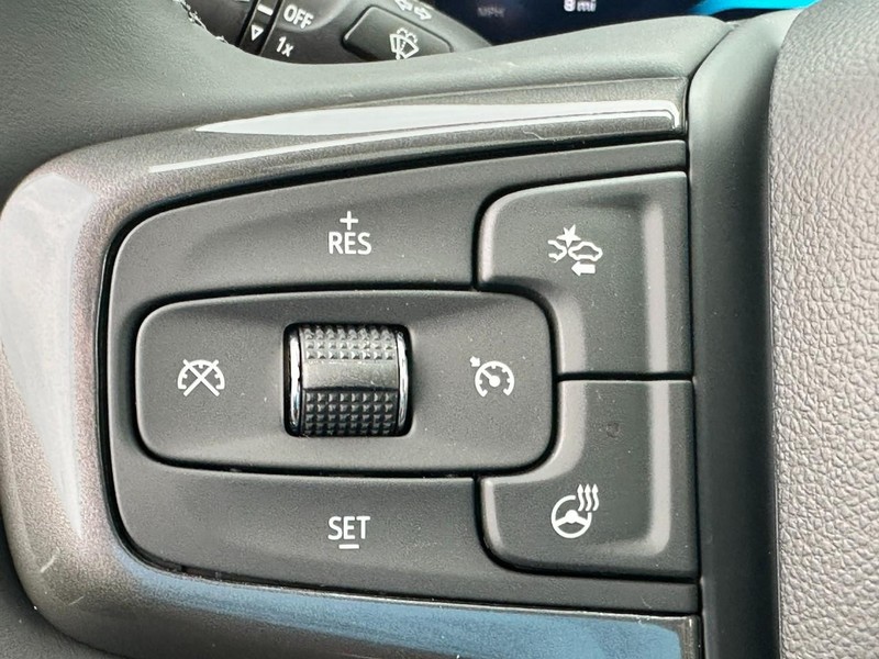 Chevrolet Silverado 2500HD Vehicle Full-screen Gallery Image 14