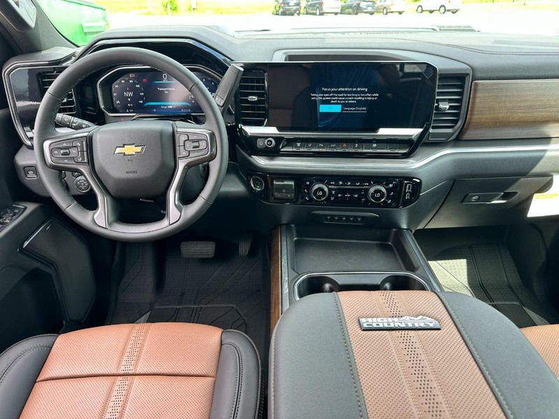Chevrolet Silverado 3500HD Vehicle Full-screen Gallery Image 7