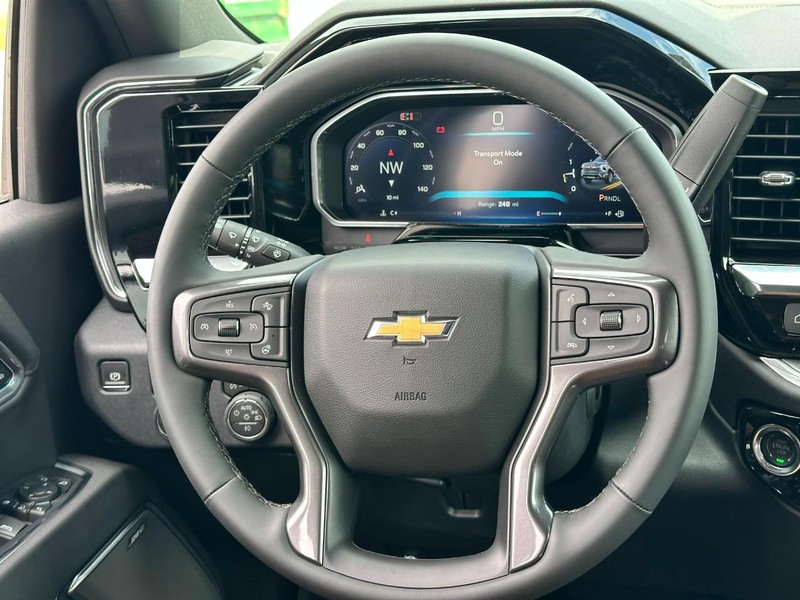 Chevrolet Silverado 3500HD Vehicle Full-screen Gallery Image 8