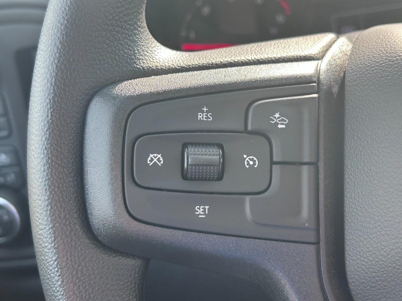 Chevrolet Silverado 2500HD Vehicle Full-screen Gallery Image 16