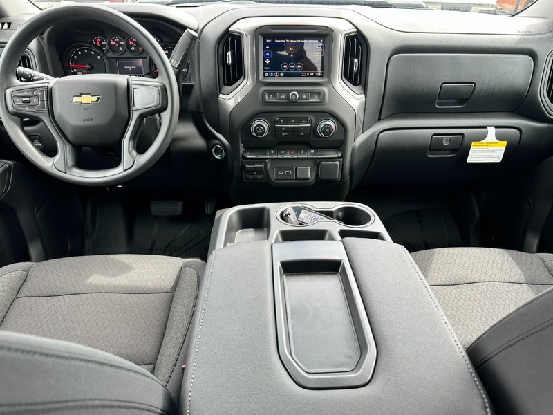 Chevrolet Silverado 2500HD Vehicle Full-screen Gallery Image 5
