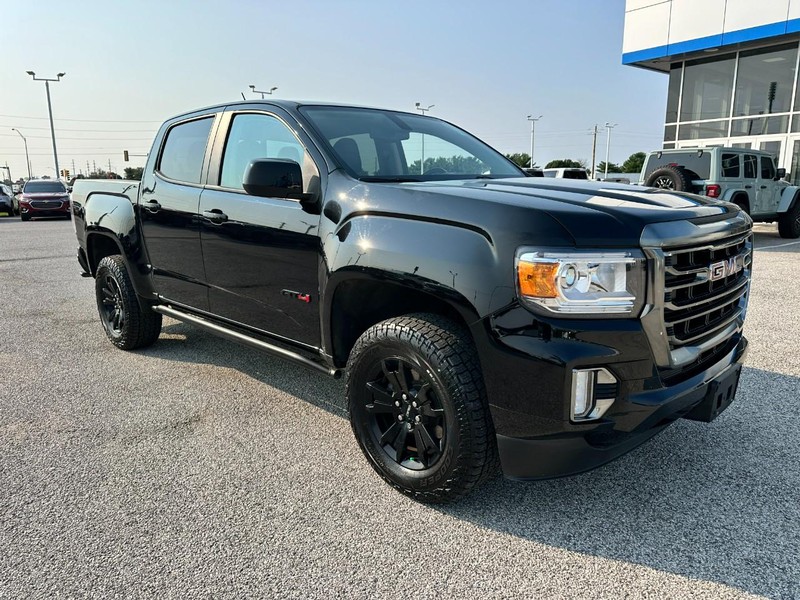 GMC Canyon Vehicle Full-screen Gallery Image 7