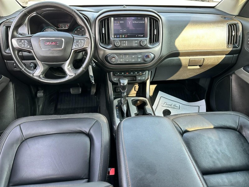 GMC Canyon Vehicle Full-screen Gallery Image 10