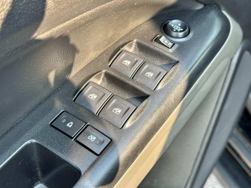 GMC Canyon Vehicle Full-screen Gallery Image 15