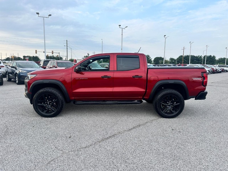 Chevrolet Colorado Vehicle Full-screen Gallery Image 02