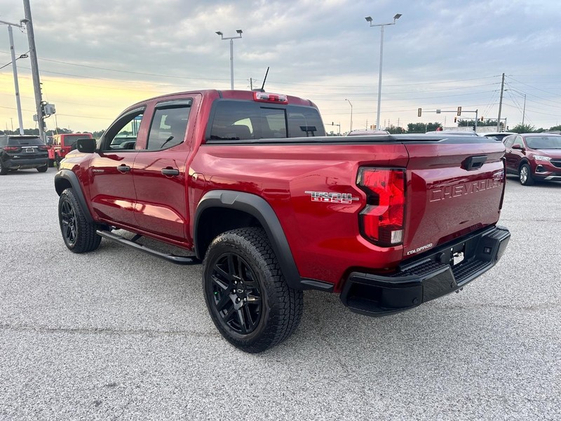 Chevrolet Colorado Vehicle Full-screen Gallery Image 03