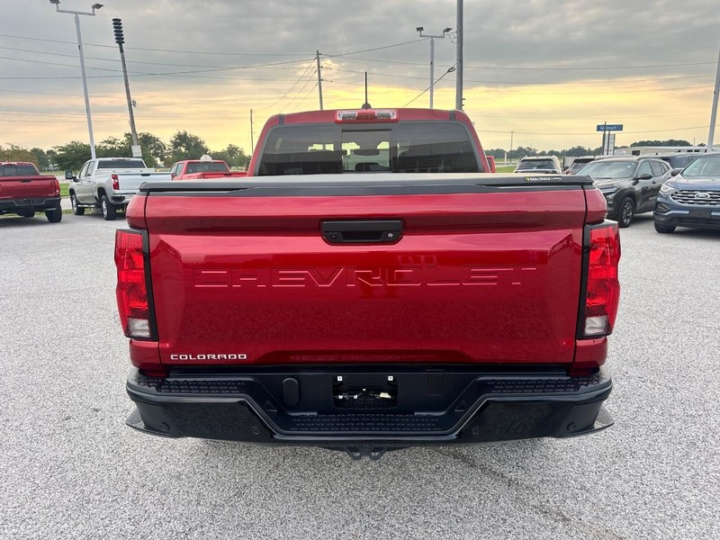 Chevrolet Colorado Vehicle Full-screen Gallery Image 04