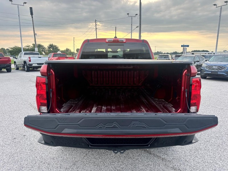 Chevrolet Colorado Vehicle Full-screen Gallery Image 05