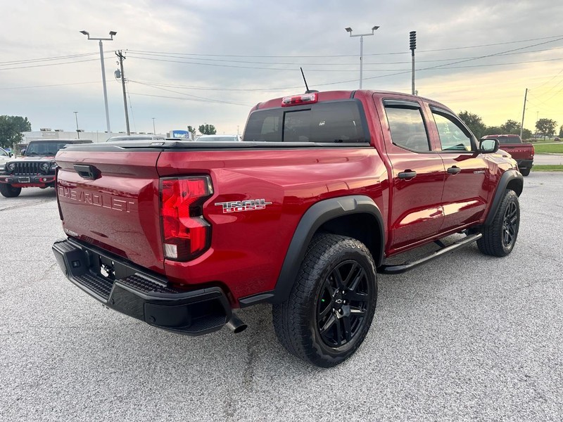 Chevrolet Colorado Vehicle Full-screen Gallery Image 06
