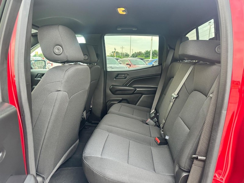 Chevrolet Colorado Vehicle Full-screen Gallery Image 10