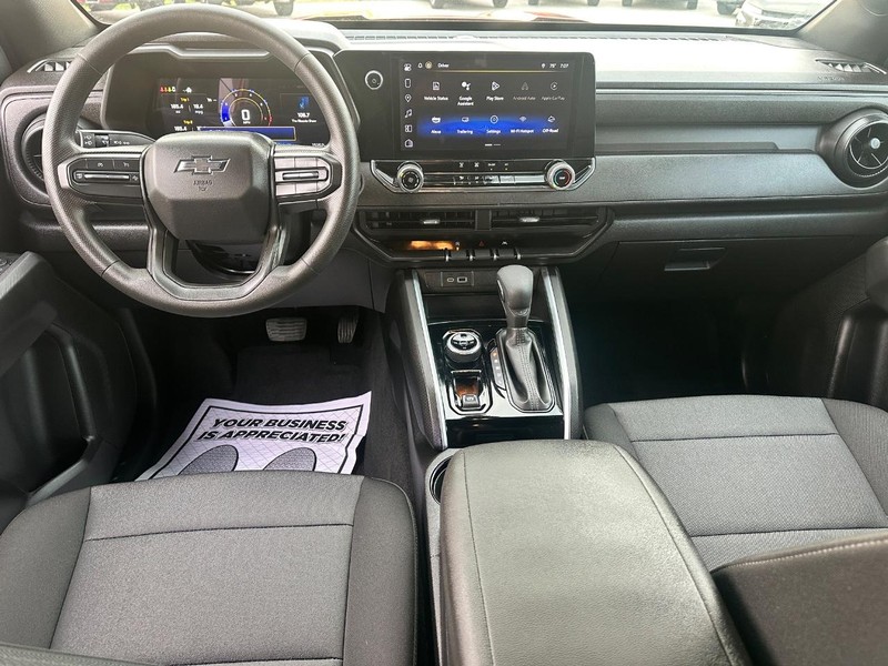 Chevrolet Colorado Vehicle Full-screen Gallery Image 11