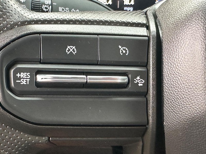 Chevrolet Colorado Vehicle Full-screen Gallery Image 18