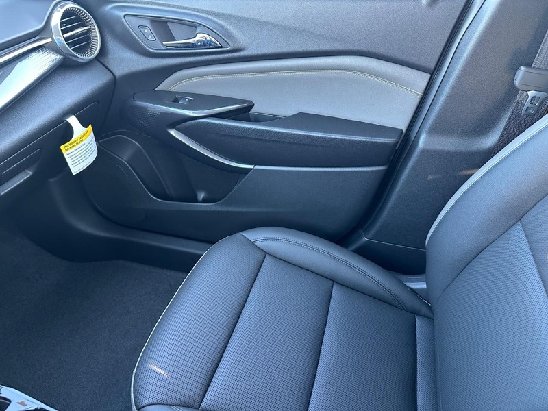 Chevrolet Trax Vehicle Full-screen Gallery Image 15