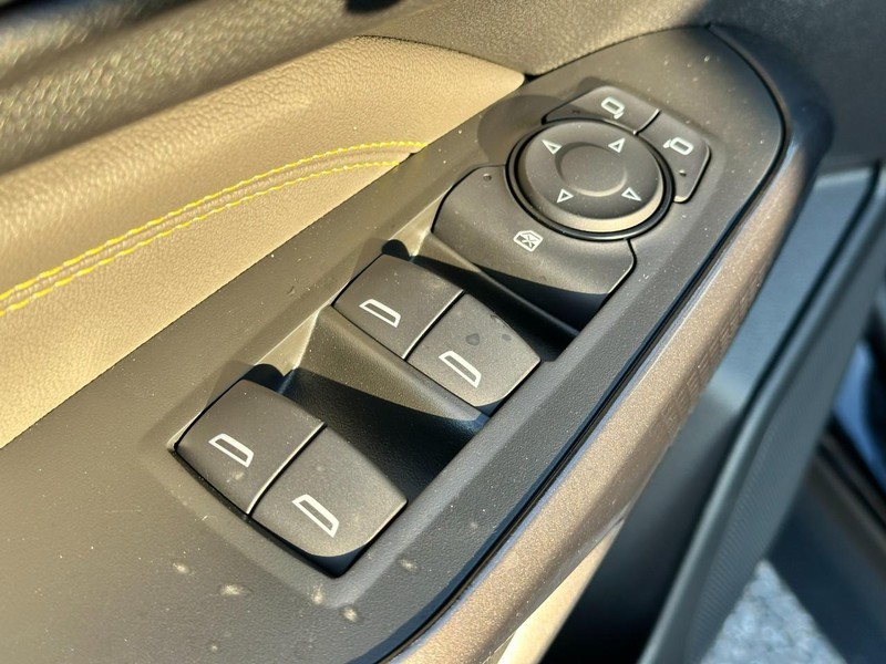 Chevrolet Trax Vehicle Full-screen Gallery Image 9