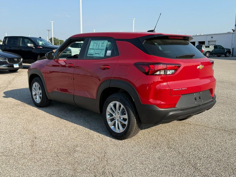 Chevrolet TrailBlazer Vehicle Full-screen Gallery Image 3
