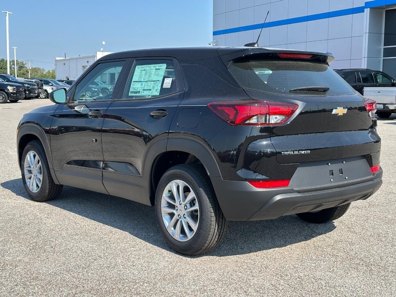 Chevrolet TrailBlazer Vehicle Full-screen Gallery Image 3