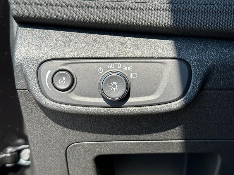 Chevrolet TrailBlazer Vehicle Full-screen Gallery Image 16