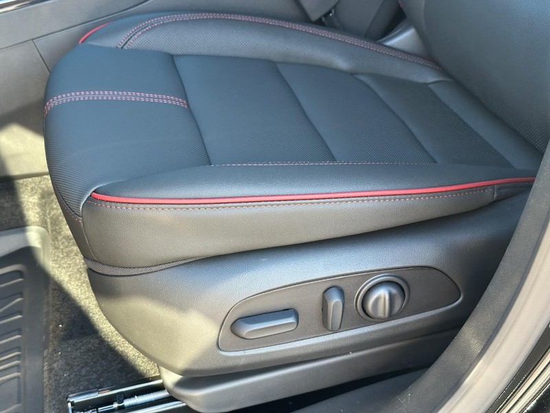 Chevrolet TrailBlazer Vehicle Full-screen Gallery Image 18