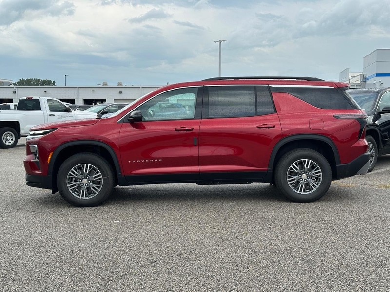 Chevrolet Traverse Vehicle Full-screen Gallery Image 2