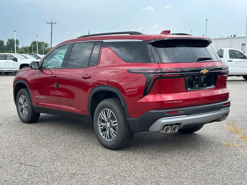 Chevrolet Traverse Vehicle Full-screen Gallery Image 3
