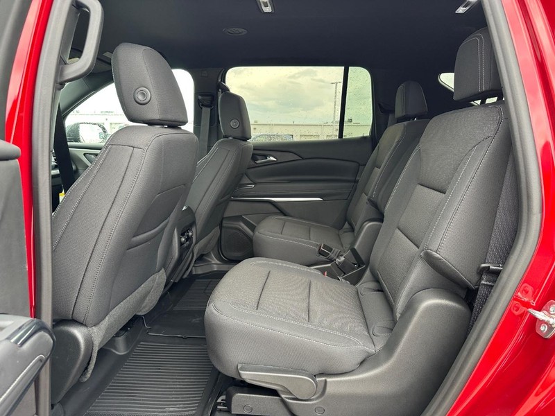 Chevrolet Traverse Vehicle Full-screen Gallery Image 6