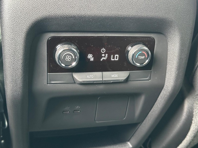 Chevrolet Traverse Vehicle Full-screen Gallery Image 7
