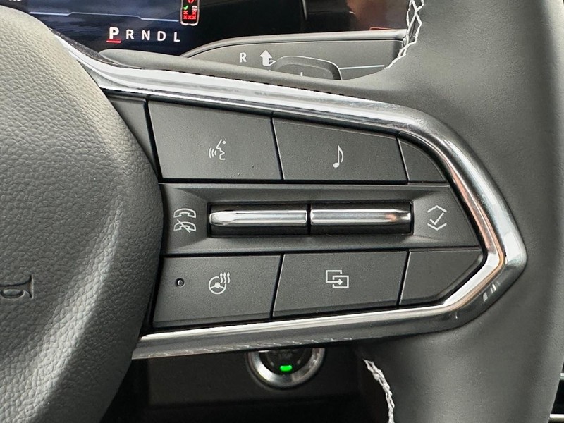 Chevrolet Traverse Vehicle Full-screen Gallery Image 11