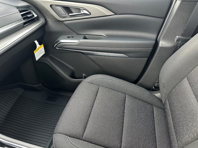 Chevrolet Traverse Vehicle Full-screen Gallery Image 15
