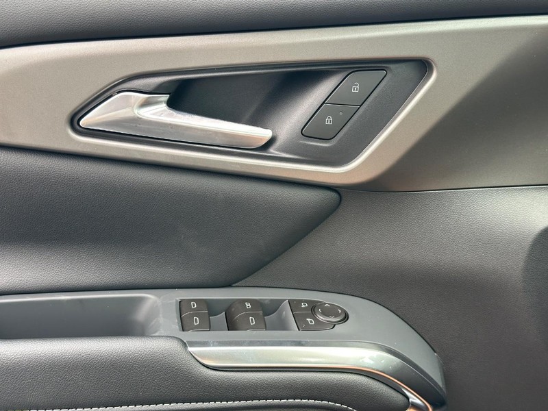 Chevrolet Traverse Vehicle Full-screen Gallery Image 17