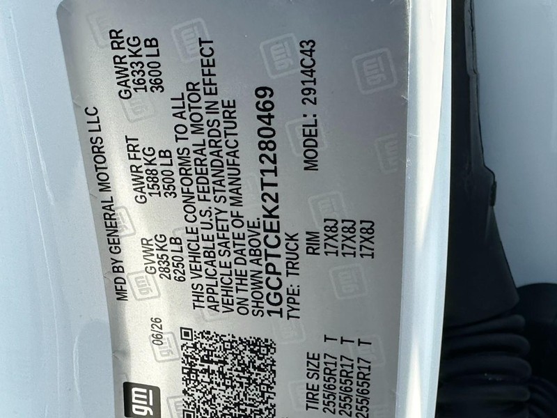 Chevrolet Colorado Vehicle Full-screen Gallery Image 14